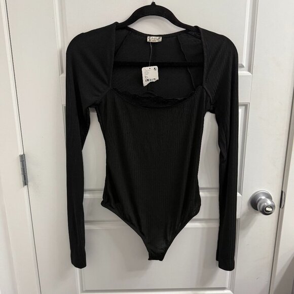 Free People Black Long Sleeve Bodysuit Size XS Lace Scallop Trim Neckline - Picture 1 of 4